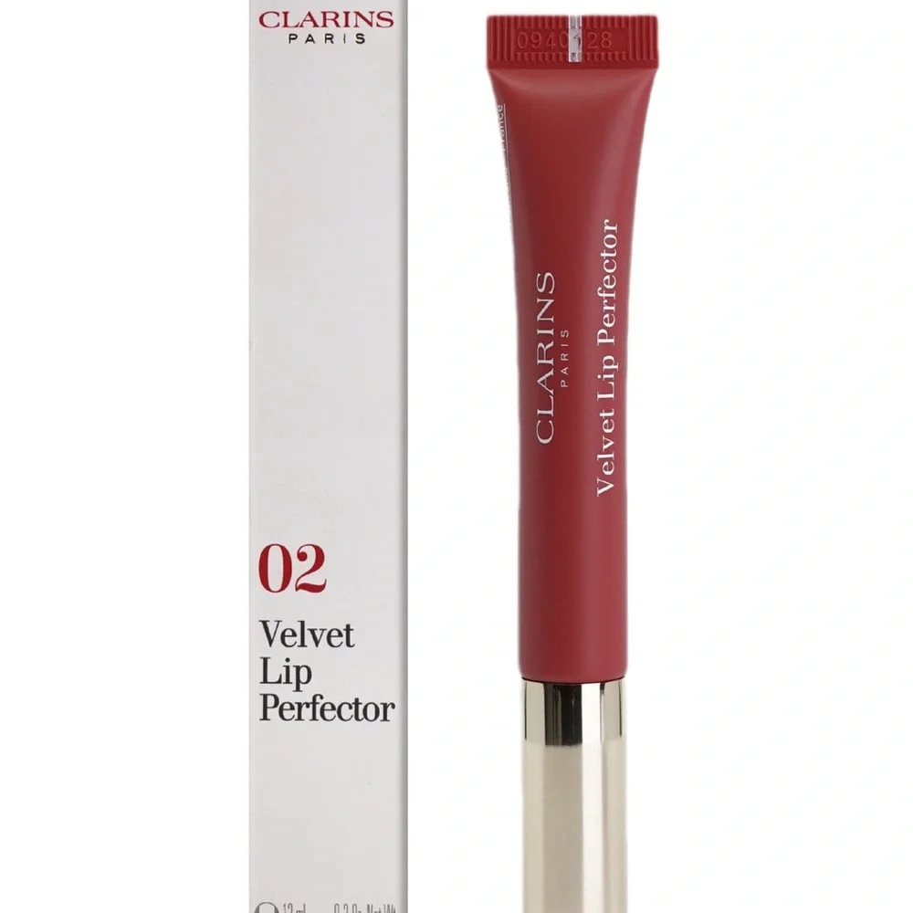 NIB Clarins Paris, Velvet Lip Protector in the Shade Velvet‎ Rosewood